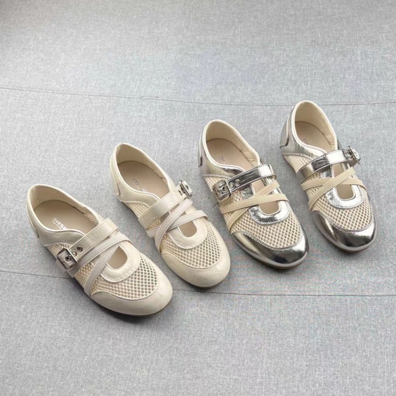 Women Shoes Sneakers - 新しいスプライシング織り込み中空スニーカー 2026年春夏 バックル付き滑り止めカジュアルシングルシューズ