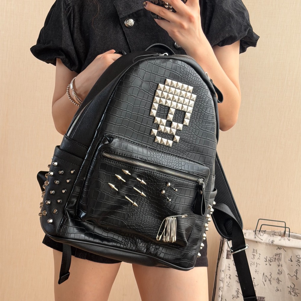オリジナルブラッククロコダイルパターンスカルリベットバックパ - Women Shoes Zipper のレビューと価格