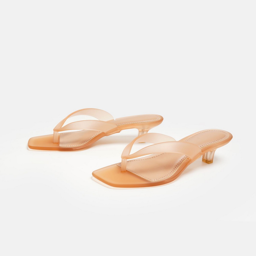 韓国製ミュートトーンオリーブグリーンPVC素材のトングサンダ - Square Toe Mule のレビューと価格